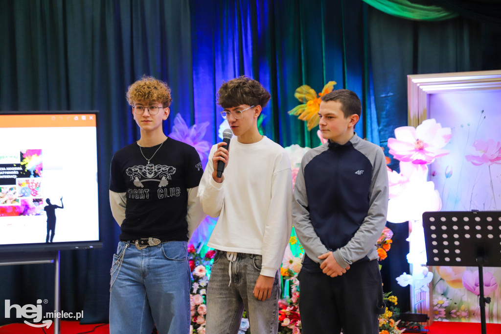 Gala konkursu „Mam – Marzenia Akwarelą Malowane”