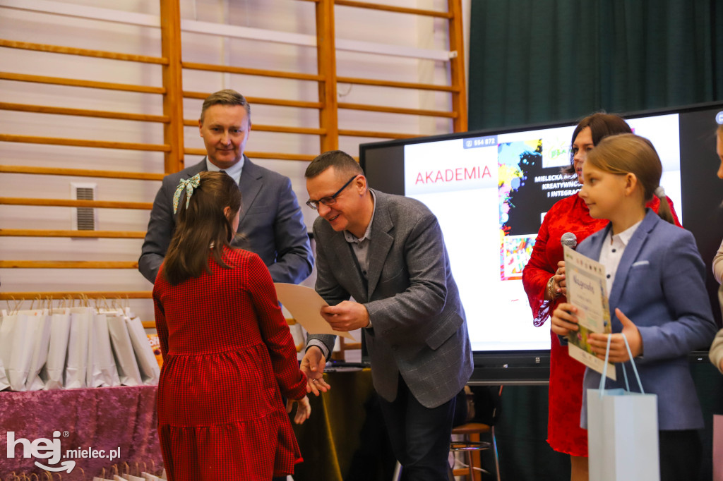 Gala konkursu „Mam – Marzenia Akwarelą Malowane”