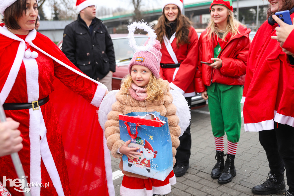 Classic Cars Mielec wyruszył z prezentami do Domu Młodzieży w Tyczynie