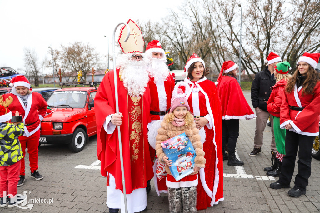 Classic Cars Mielec wyruszył z prezentami do Domu Młodzieży w Tyczynie