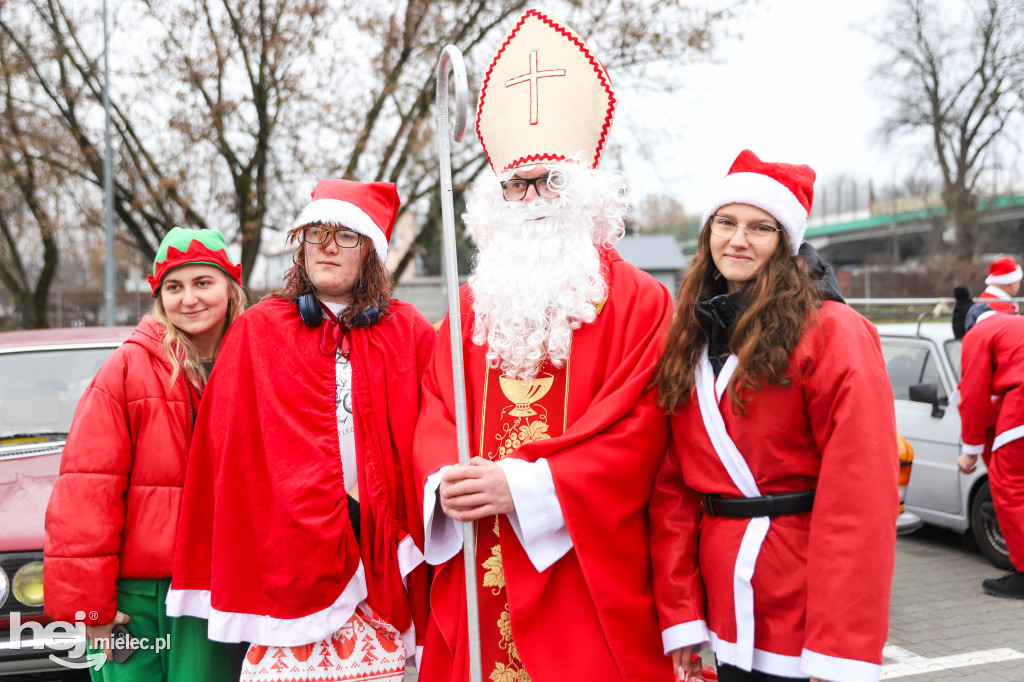 Classic Cars Mielec wyruszył z prezentami do Domu Młodzieży w Tyczynie