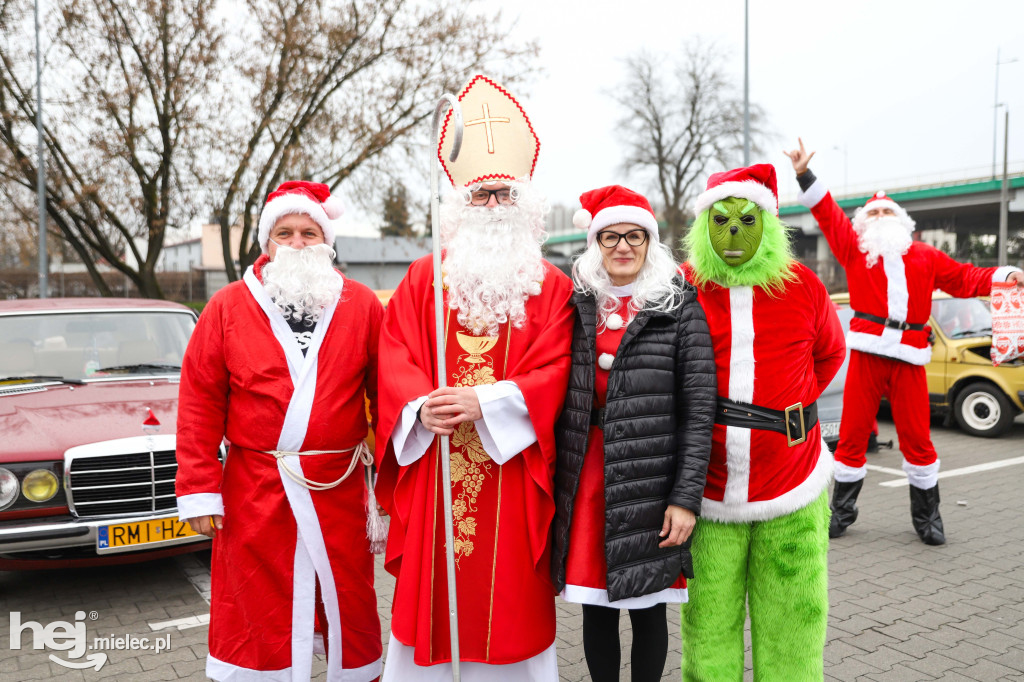 Classic Cars Mielec wyruszył z prezentami do Domu Młodzieży w Tyczynie