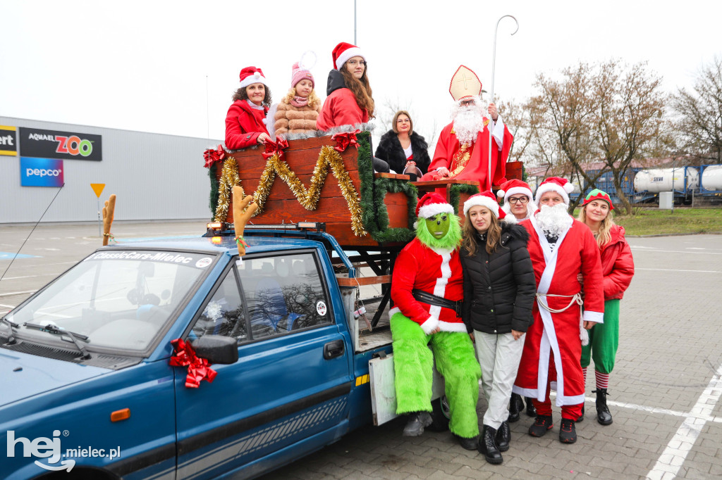 Classic Cars Mielec wyruszył z prezentami do Domu Młodzieży w Tyczynie