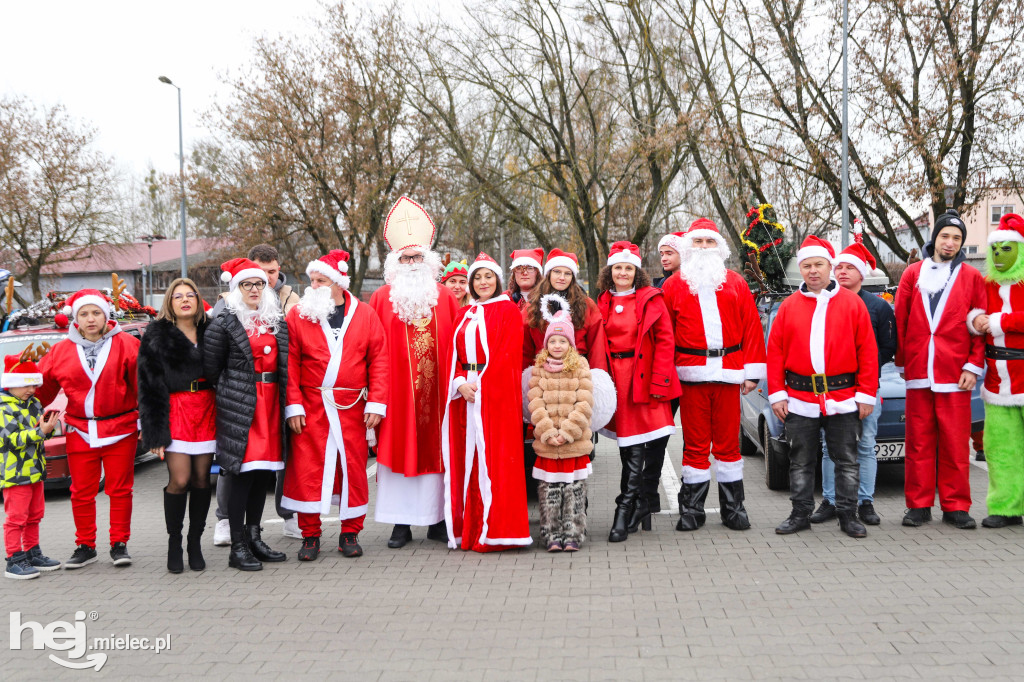 Classic Cars Mielec wyruszył z prezentami do Domu Młodzieży w Tyczynie