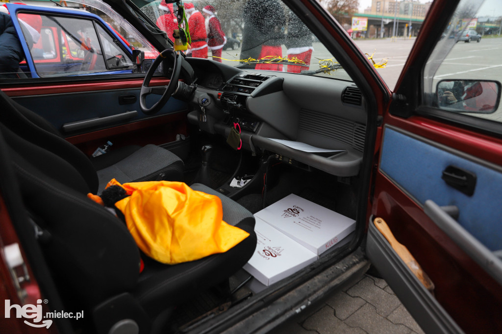 Classic Cars Mielec wyruszył z prezentami do Domu Młodzieży w Tyczynie