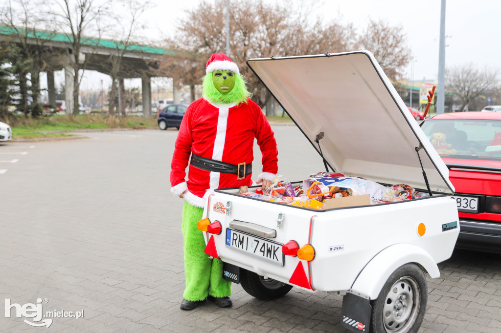 Classic Cars Mielec wyruszył z prezentami do Domu Młodzieży w Tyczynie
