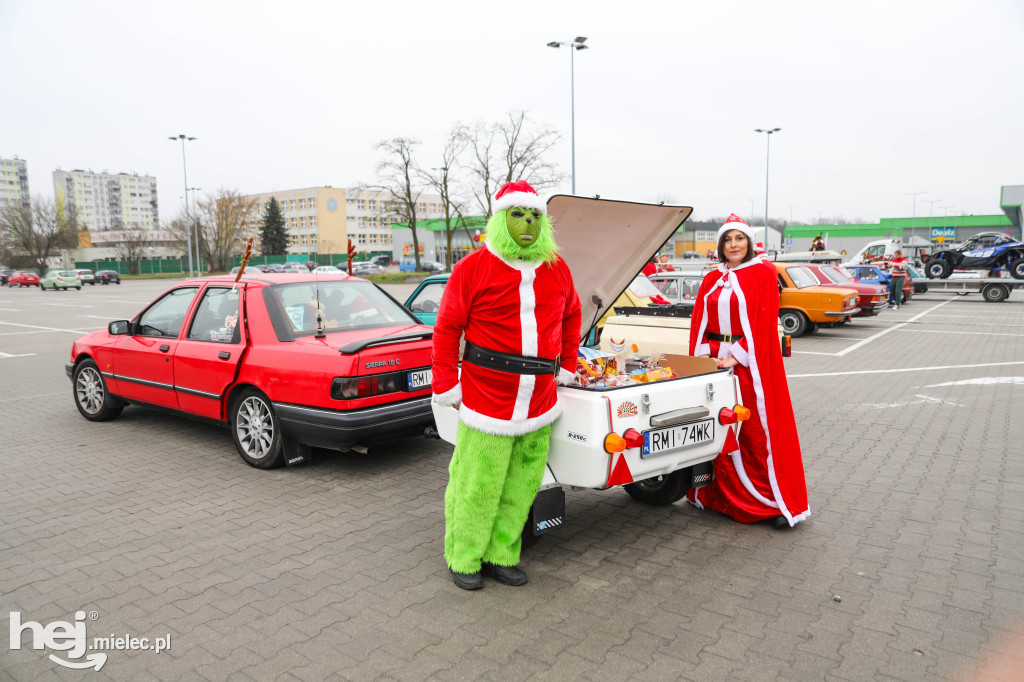 Classic Cars Mielec wyruszył z prezentami do Domu Młodzieży w Tyczynie