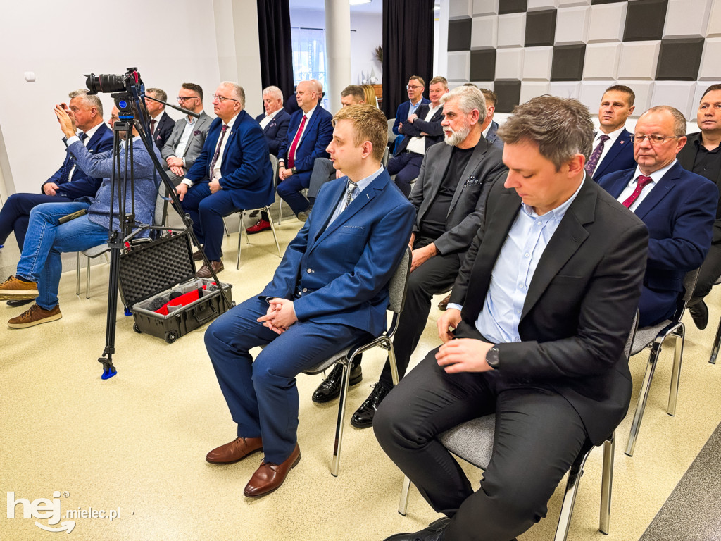 Uroczyste podpisanie umów dotyczących koncepcji dróg w powiecie i regionie