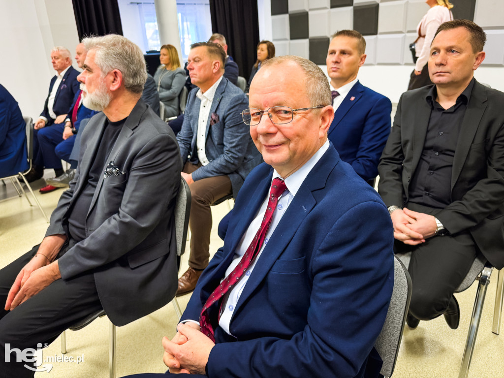 Uroczyste podpisanie umów dotyczących koncepcji dróg w powiecie i regionie