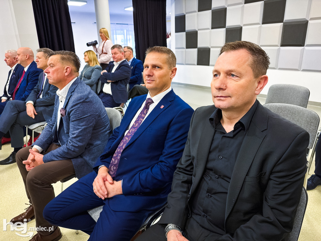 Uroczyste podpisanie umów dotyczących koncepcji dróg w powiecie i regionie