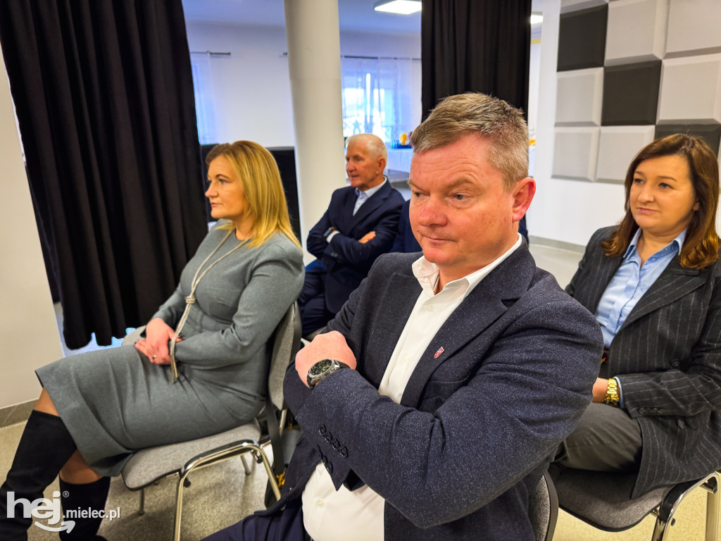 Uroczyste podpisanie umów dotyczących koncepcji dróg w powiecie i regionie