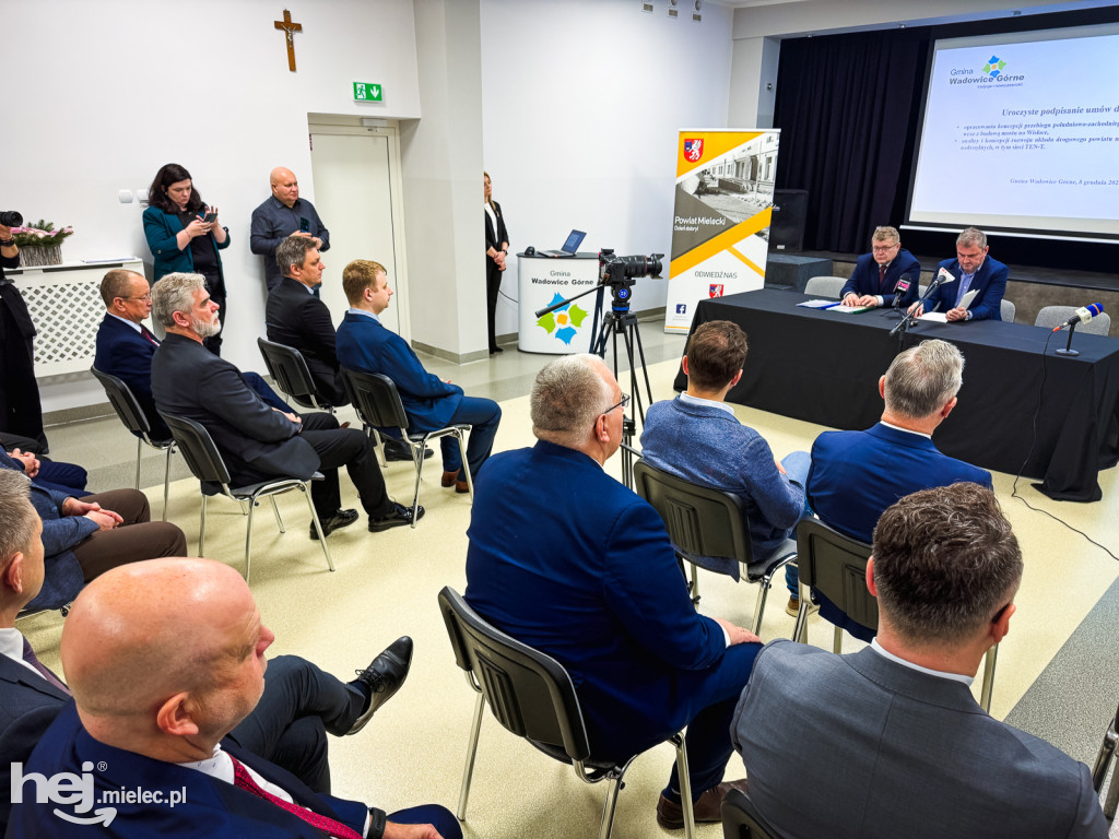 Uroczyste podpisanie umów dotyczących koncepcji dróg w powiecie i regionie