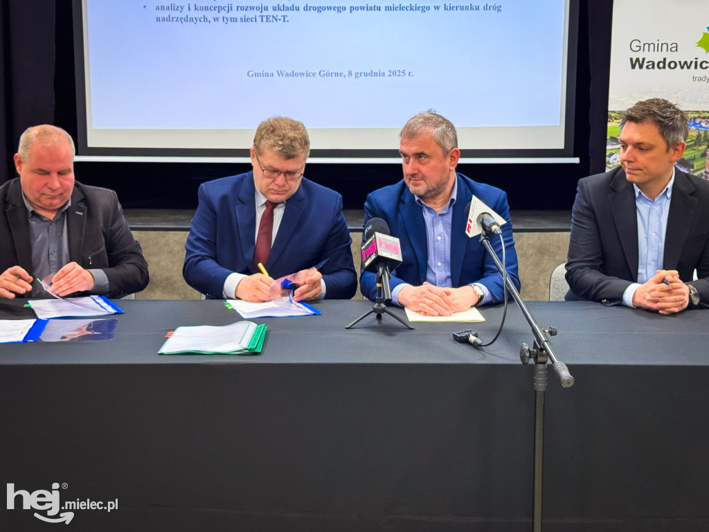 Uroczyste podpisanie umów dotyczących koncepcji dróg w powiecie i regionie