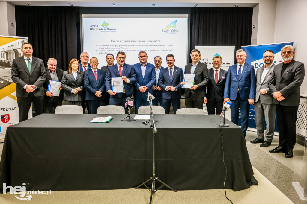 Uroczyste podpisanie umów dotyczących koncepcji dróg w powiecie i regionie
