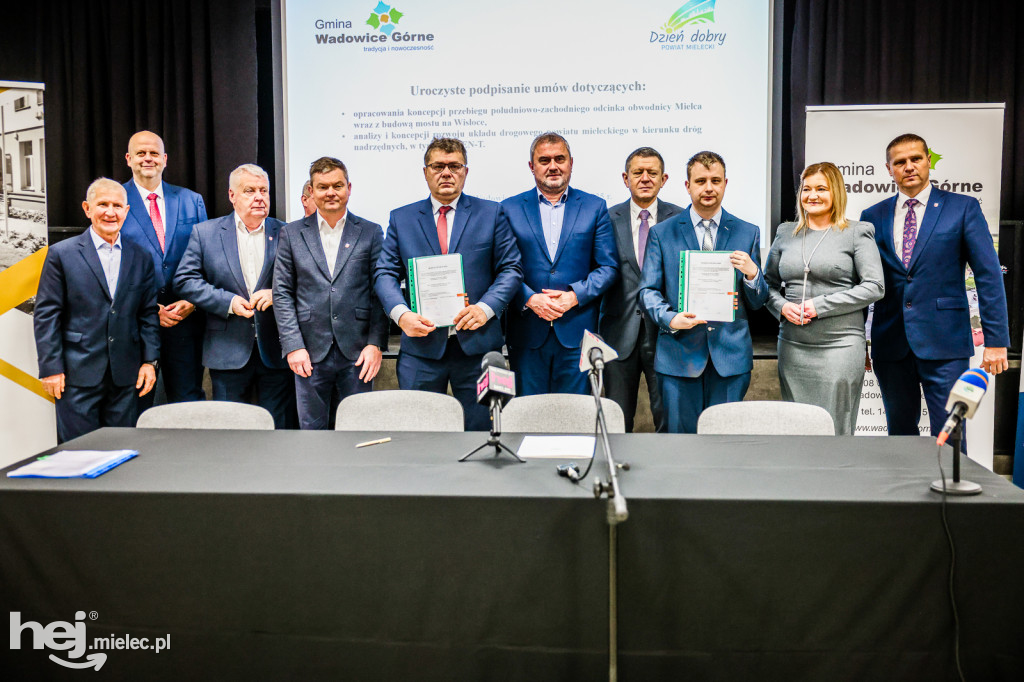 Uroczyste podpisanie umów dotyczących koncepcji dróg w powiecie i regionie