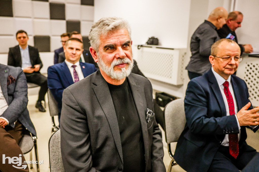 Uroczyste podpisanie umów dotyczących koncepcji dróg w powiecie i regionie