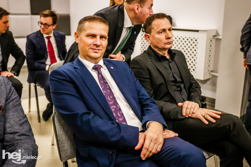 Uroczyste podpisanie umów dotyczących koncepcji dróg w powiecie i regionie