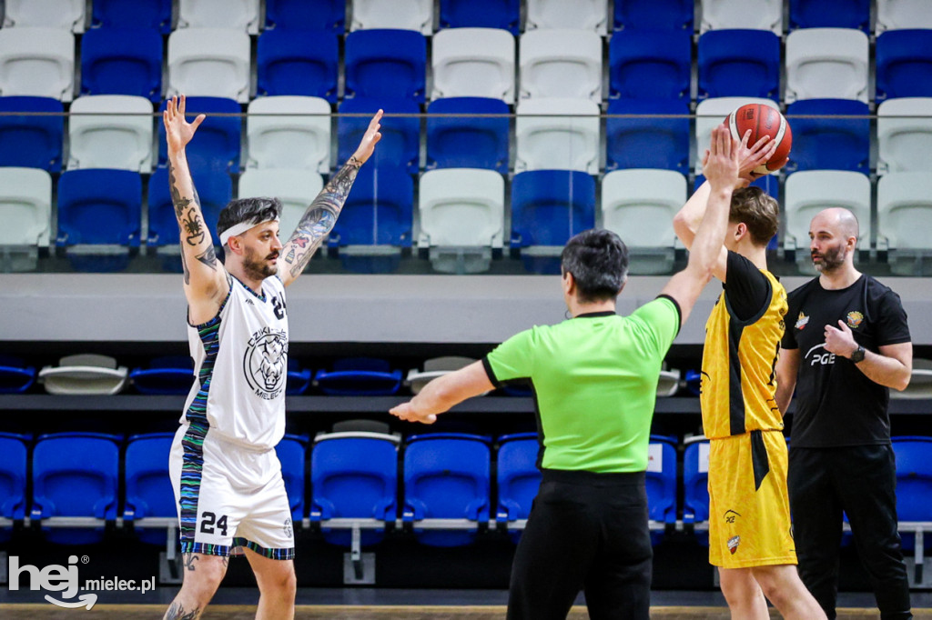 Koszykówka:  DZIKI MIELEC - PTG Sokół Łańcut