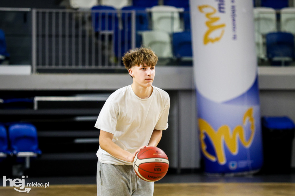 Koszykówka:  DZIKI MIELEC - PTG Sokół Łańcut