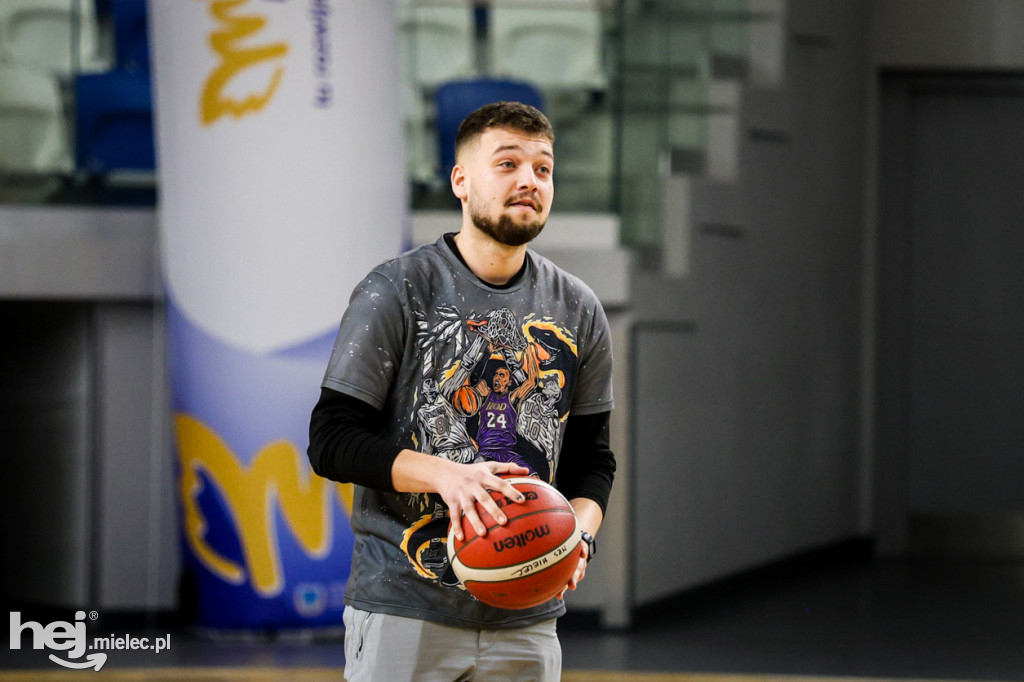 Koszykówka:  DZIKI MIELEC - PTG Sokół Łańcut
