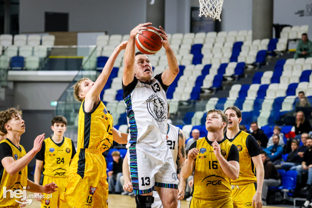Koszykówka:  DZIKI MIELEC - PTG Sokół Łańcut