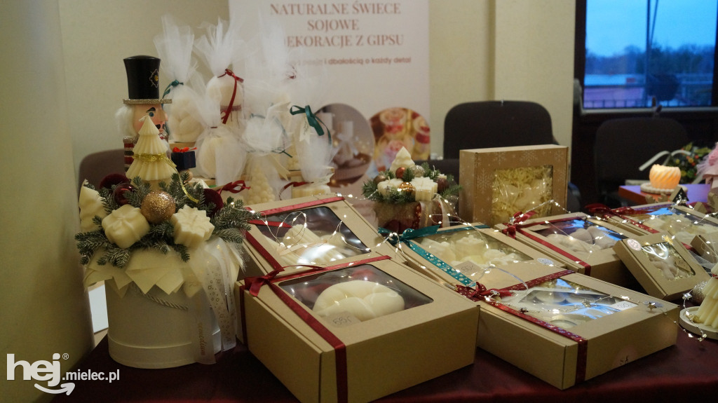 Charytatywny kiermasz książki w Borowej