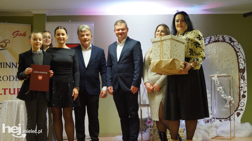 Charytatywny kiermasz książki w Borowej