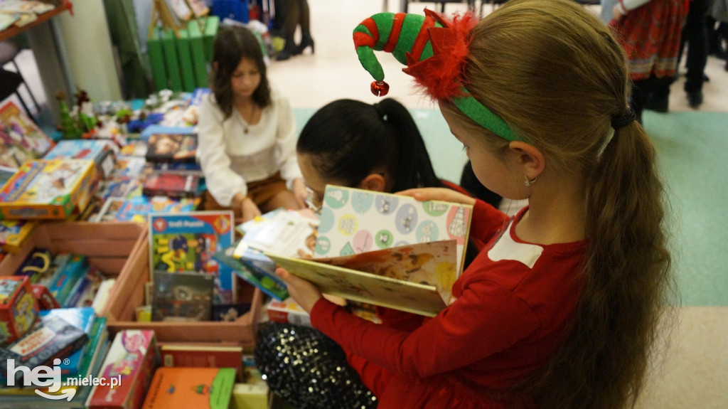 Charytatywny kiermasz książki w Borowej