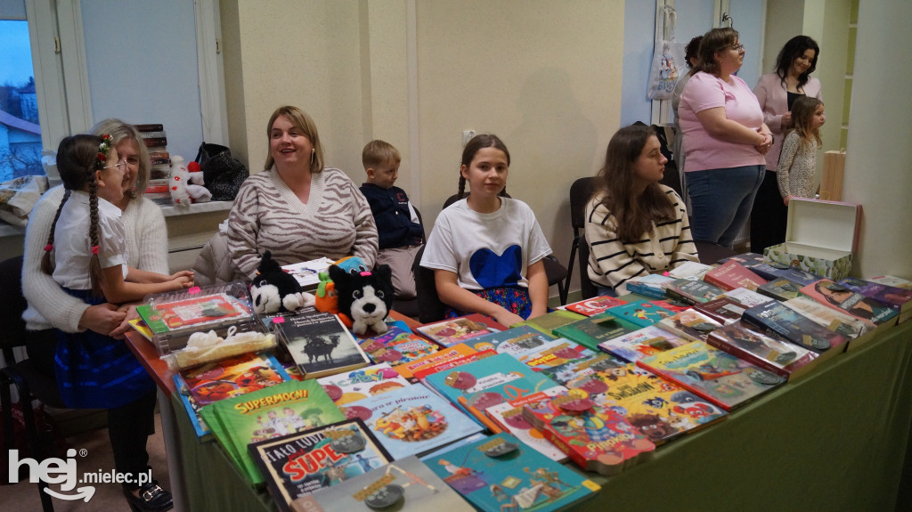 Charytatywny kiermasz książki w Borowej