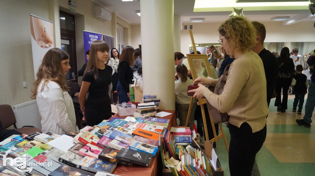 Charytatywny kiermasz książki w Borowej