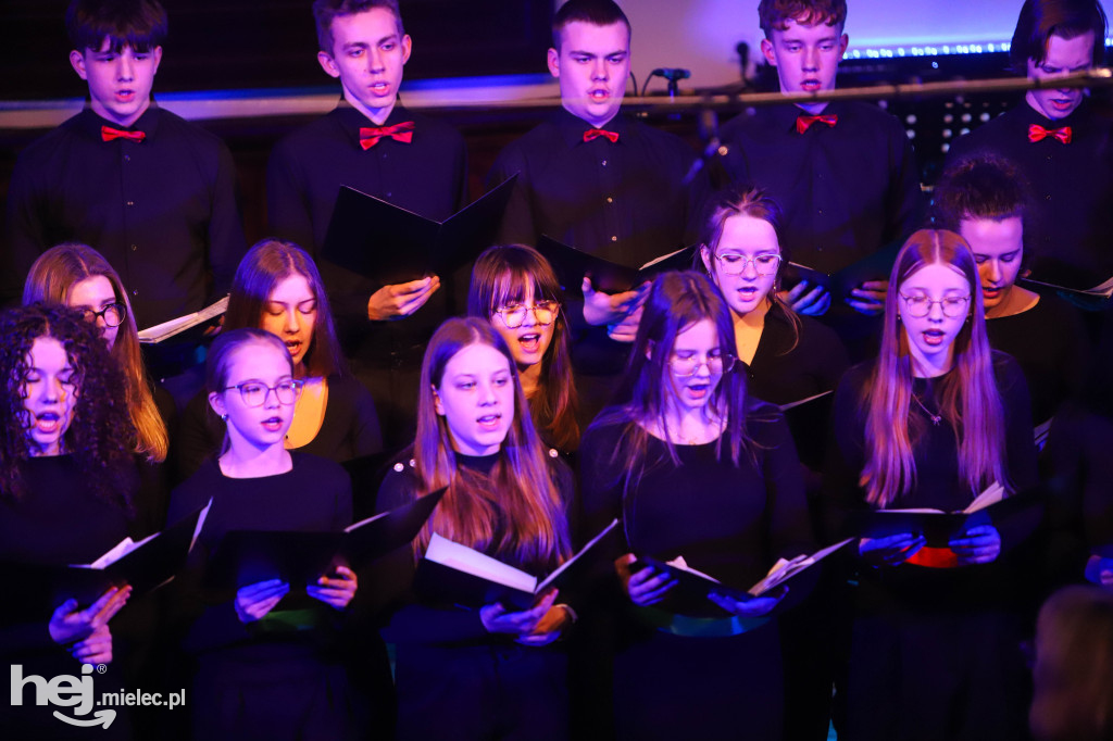 Koncert kolęd w Państwowej Szkole Muzycznej w Mielcu