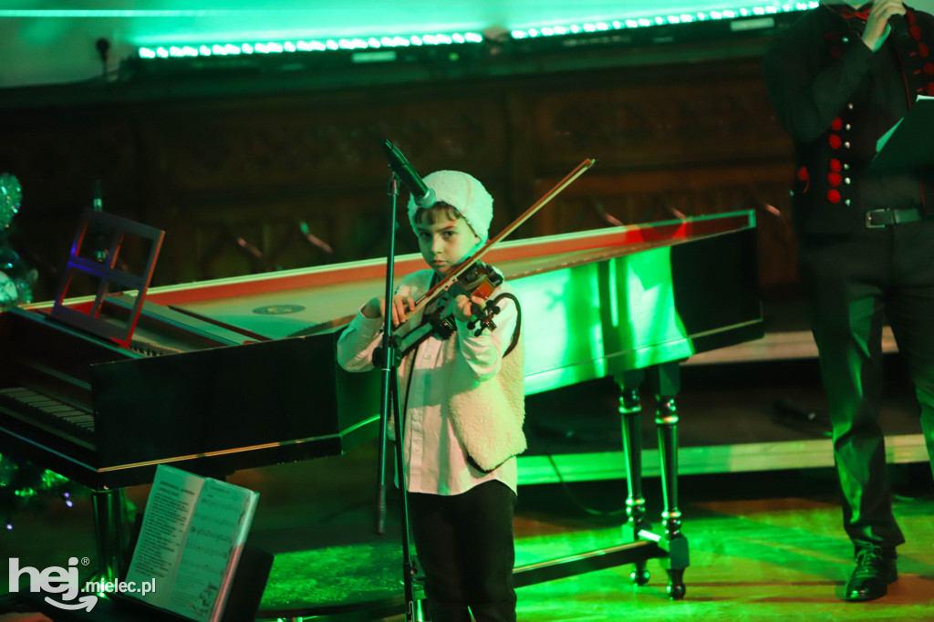Koncert kolęd w Państwowej Szkole Muzycznej w Mielcu
