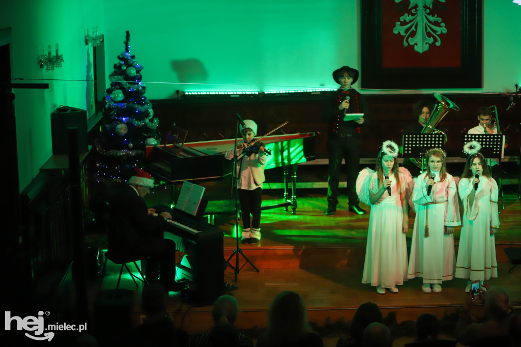 Koncert kolęd w Państwowej Szkole Muzycznej w Mielcu