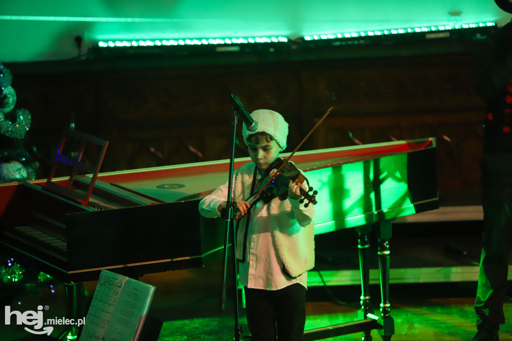 Koncert kolęd w Państwowej Szkole Muzycznej w Mielcu