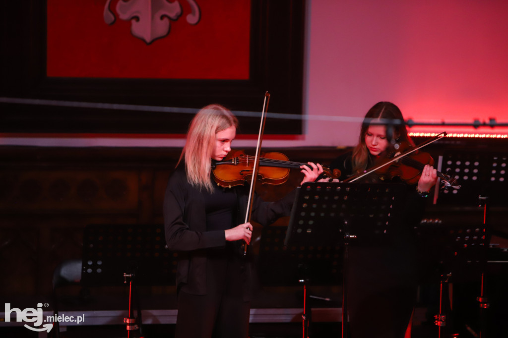 Koncert kolęd w Państwowej Szkole Muzycznej w Mielcu