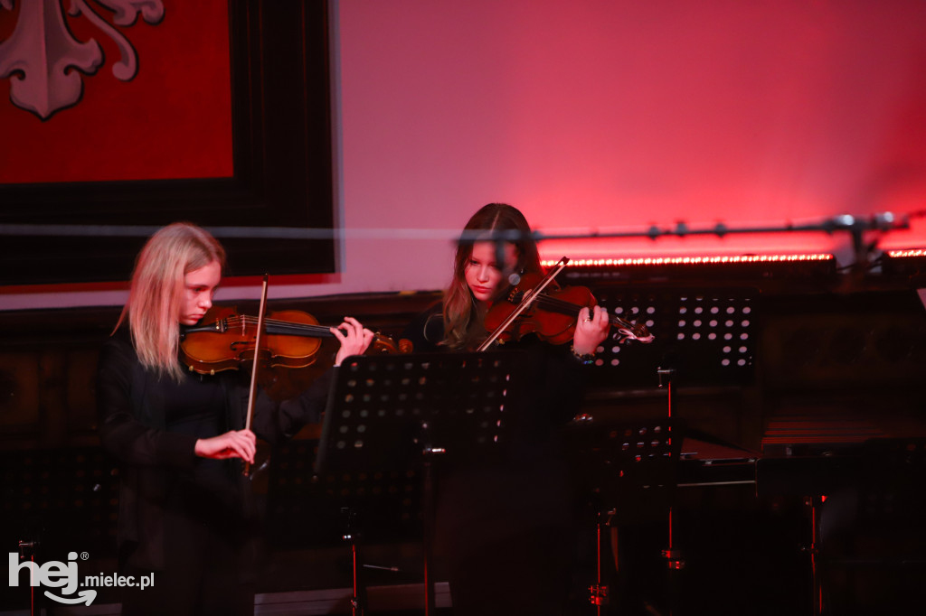 Koncert kolęd w Państwowej Szkole Muzycznej w Mielcu