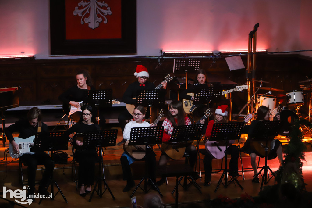 Koncert kolęd w Państwowej Szkole Muzycznej w Mielcu