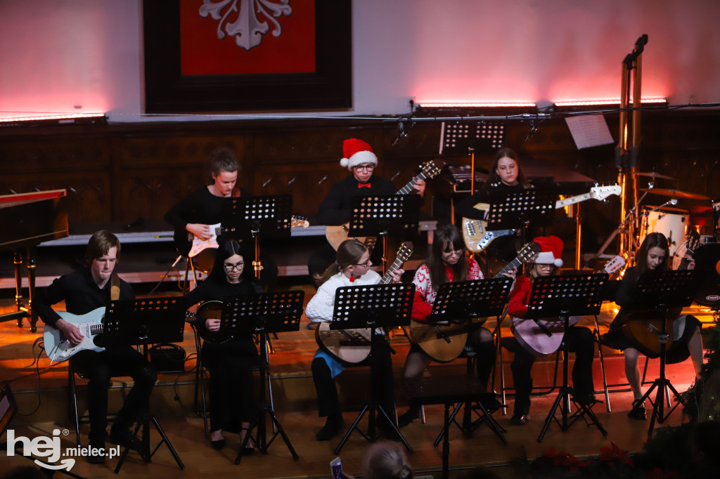 Koncert kolęd w Państwowej Szkole Muzycznej w Mielcu