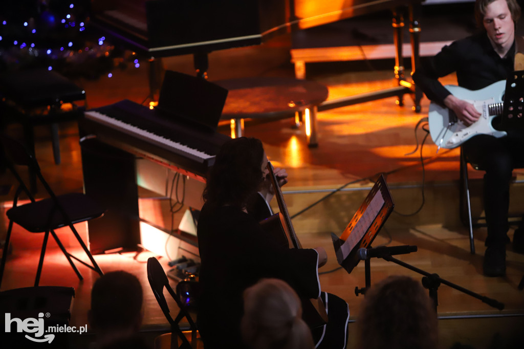 Koncert kolęd w Państwowej Szkole Muzycznej w Mielcu
