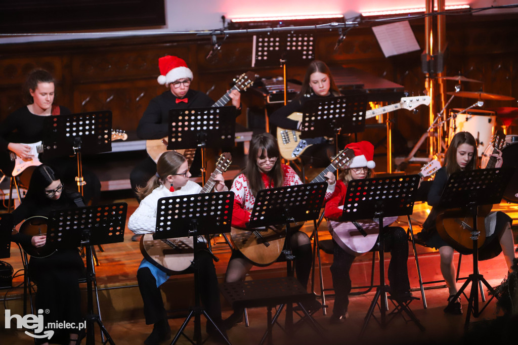 Koncert kolęd w Państwowej Szkole Muzycznej w Mielcu