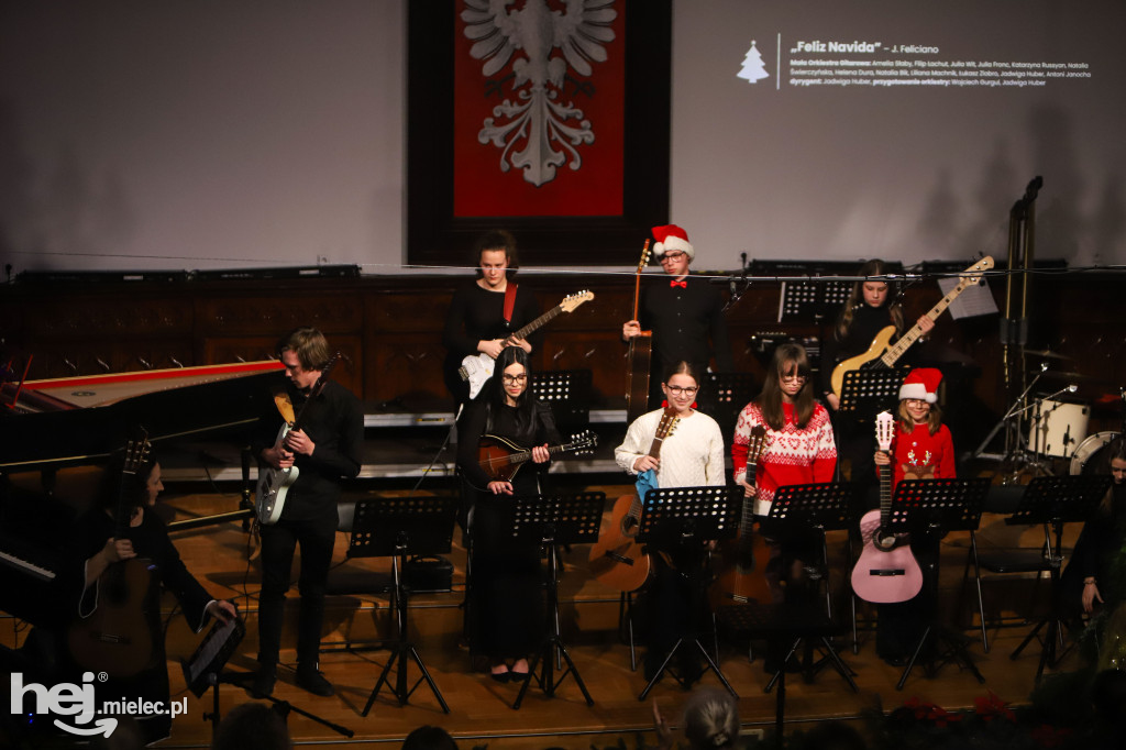 Koncert kolęd w Państwowej Szkole Muzycznej w Mielcu
