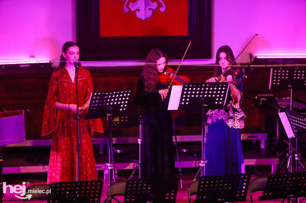 Koncert kolęd w Państwowej Szkole Muzycznej w Mielcu