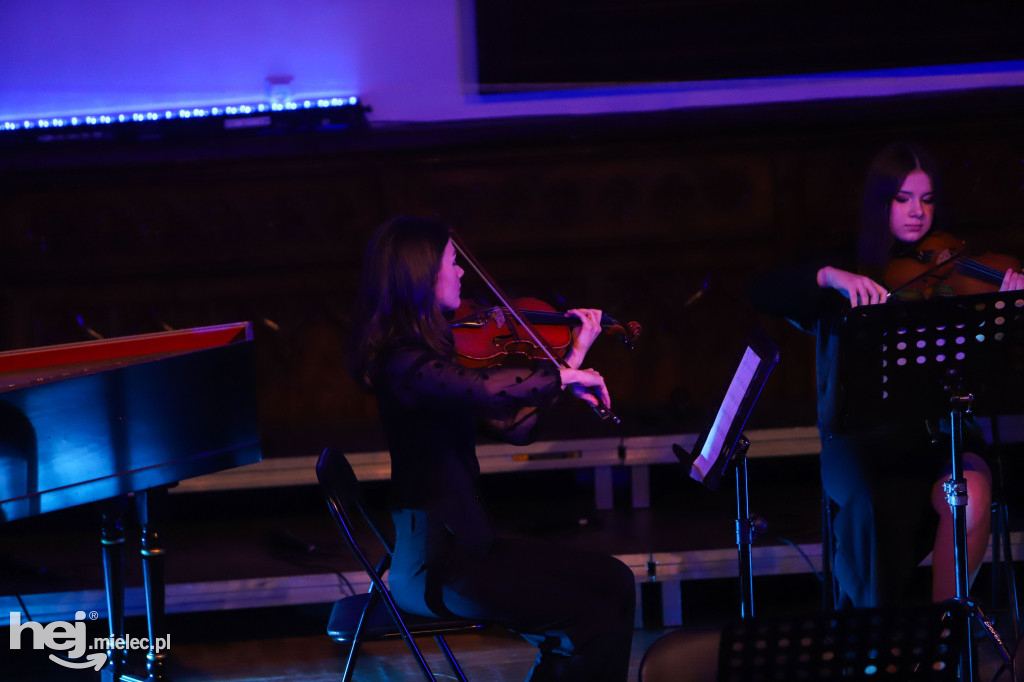 Koncert kolęd w Państwowej Szkole Muzycznej w Mielcu