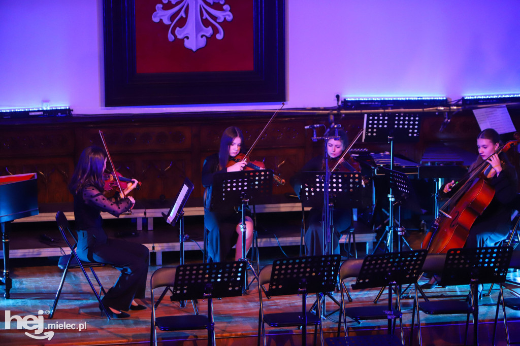 Koncert kolęd w Państwowej Szkole Muzycznej w Mielcu
