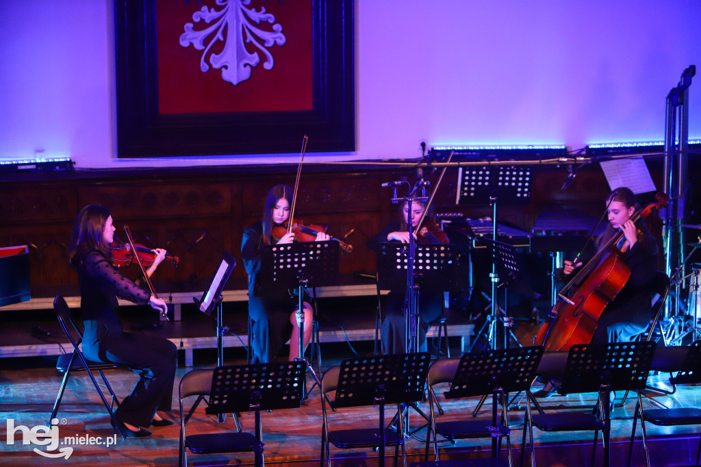 Koncert kolęd w Państwowej Szkole Muzycznej w Mielcu