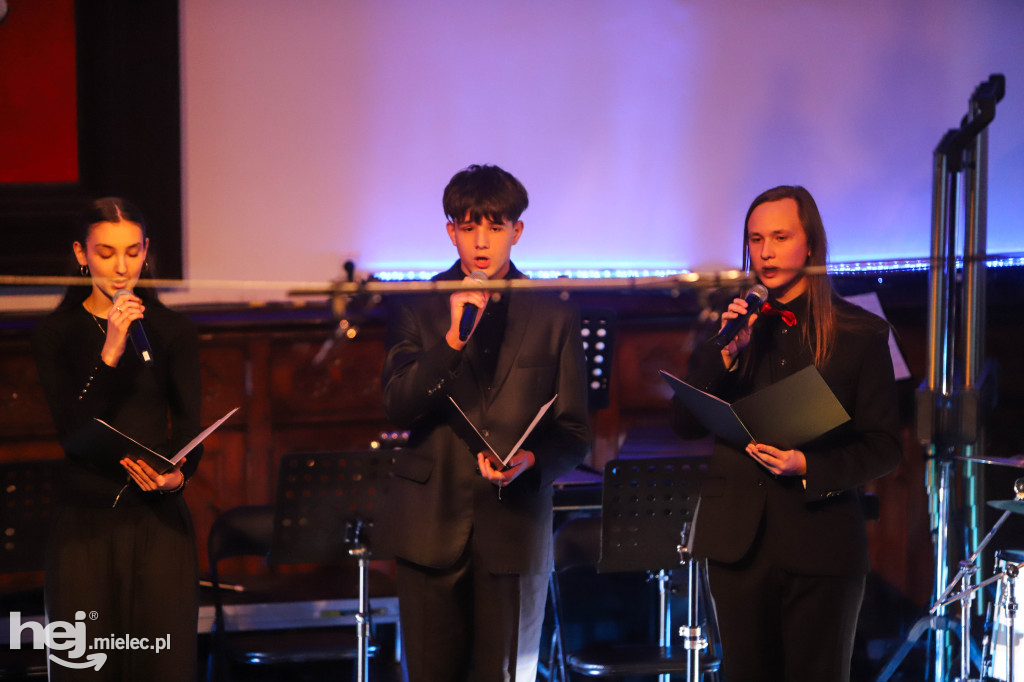 Koncert kolęd w Państwowej Szkole Muzycznej w Mielcu
