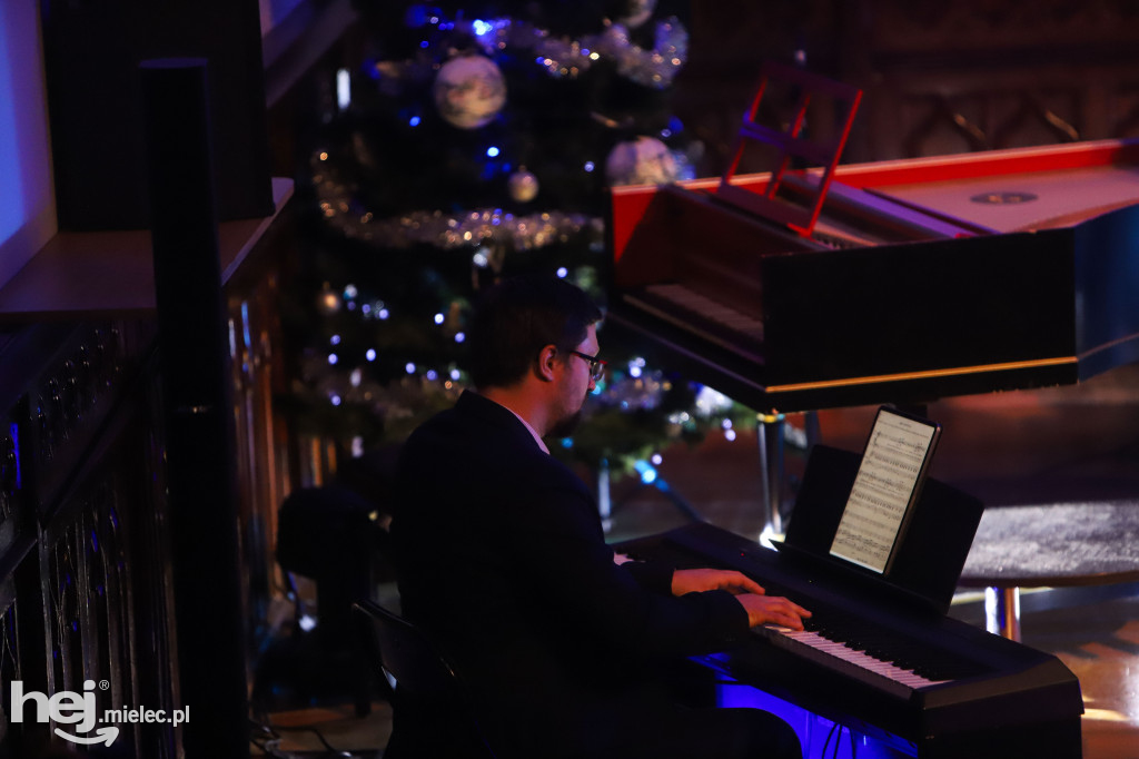 Koncert kolęd w Państwowej Szkole Muzycznej w Mielcu