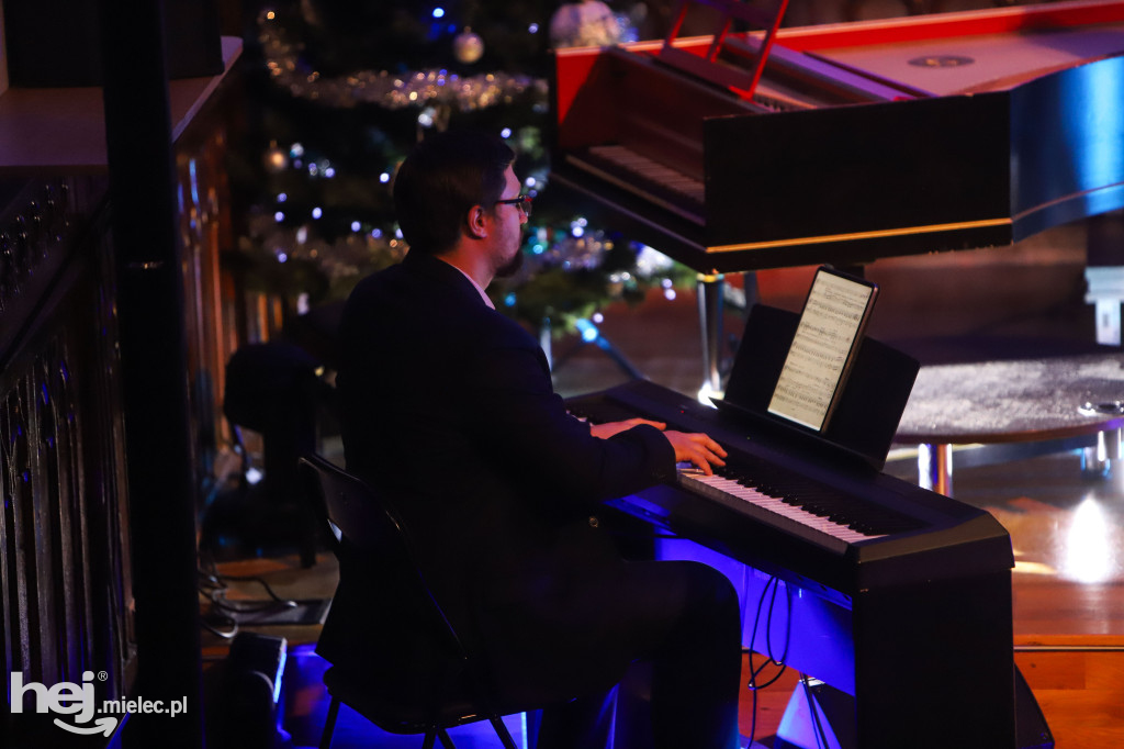 Koncert kolęd w Państwowej Szkole Muzycznej w Mielcu