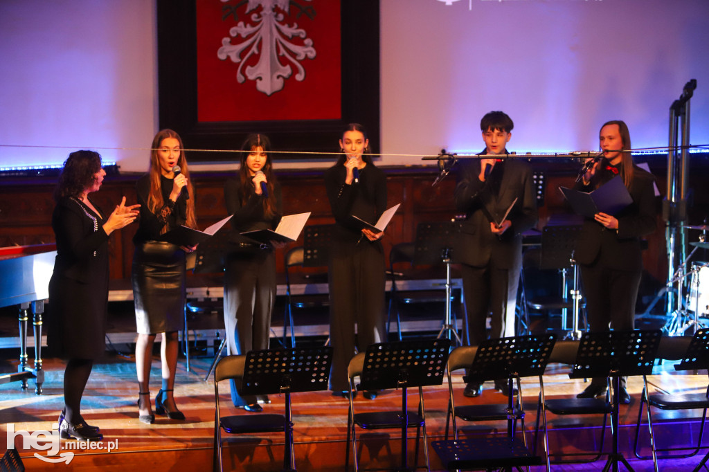 Koncert kolęd w Państwowej Szkole Muzycznej w Mielcu