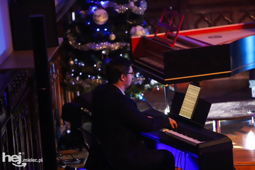 Koncert kolęd w Państwowej Szkole Muzycznej w Mielcu
